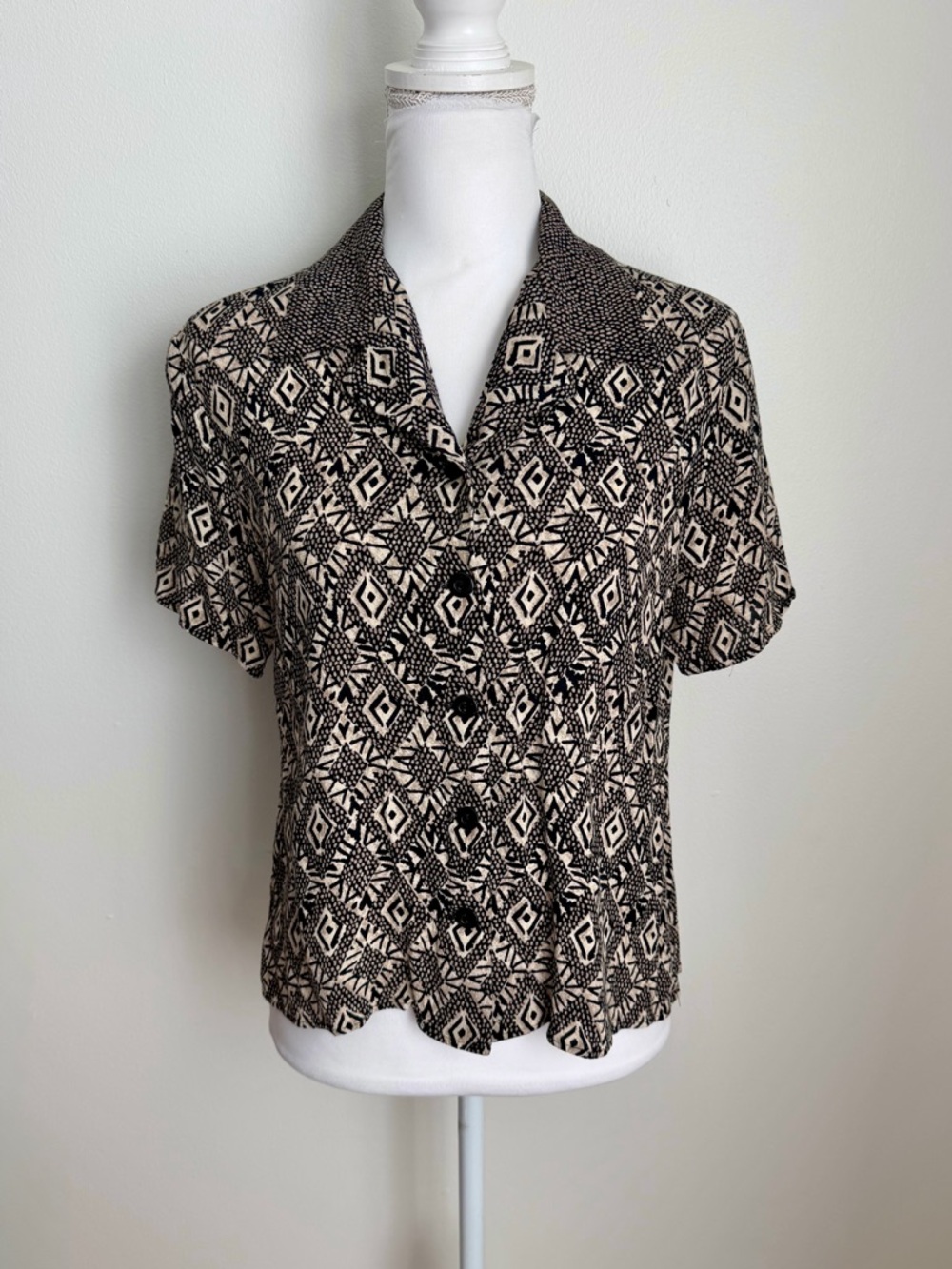 Vintage Geometric Tribal Pattern Short Sleeve Button Up Blouse Size Large